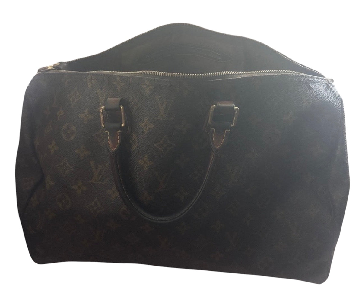 Louis Vuitton Speedy 40— Preloved Monogram Canvas